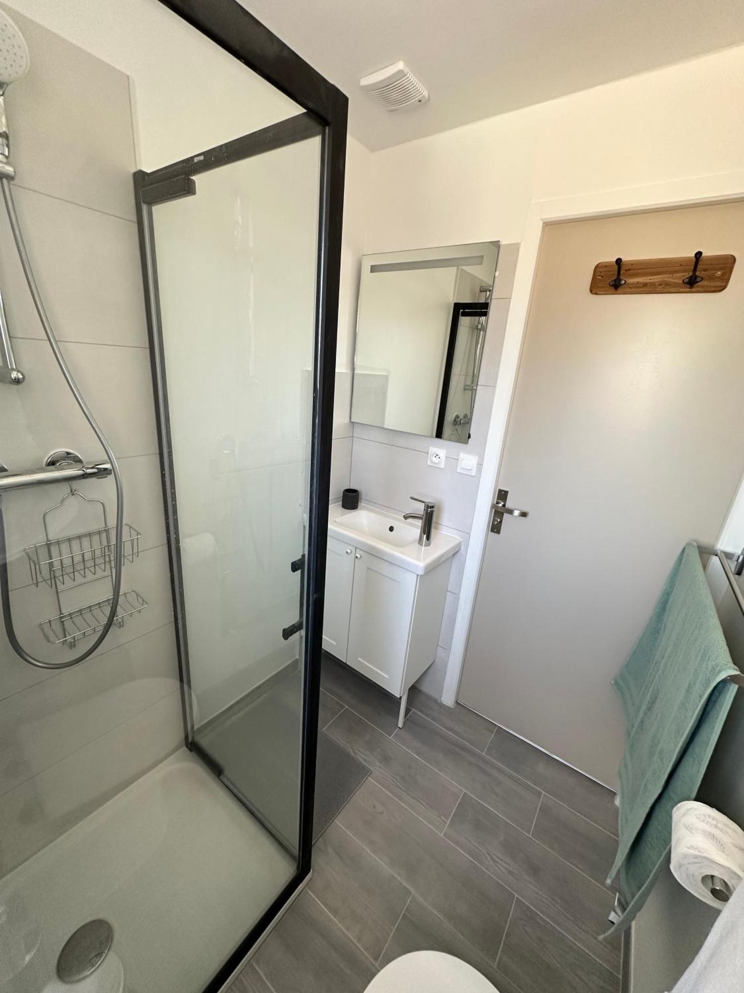 Le Qg Aparthotel Codolet Eksteriør bilde